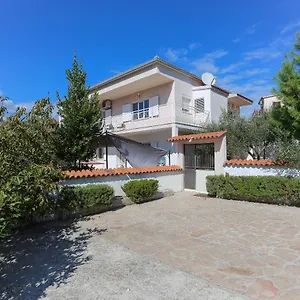 Casa Zorana-alba Trogir